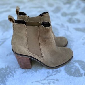 Alicia Chelsea Hiker Heel Dark Taupe
